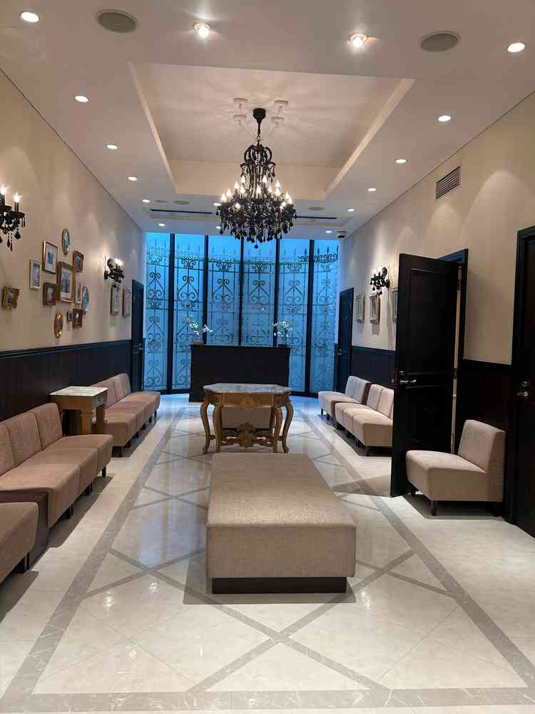 ゲストの待合室の写真。音楽も好きな曲をかけられて、広々としており、清潔感のある待合室でした。