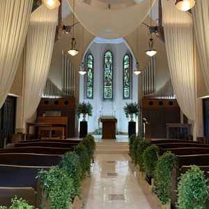 ステンドグラスはとても歴史のあるものを移設されているそうです。