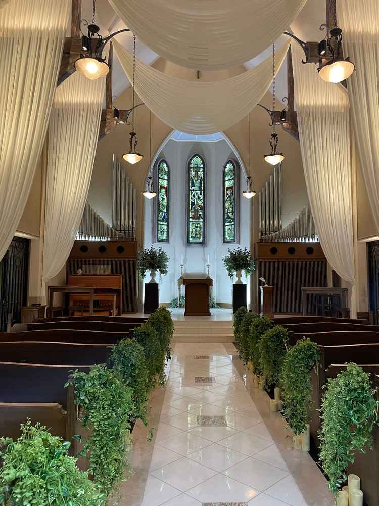 ステンドグラスはとても歴史のあるものを移設されているそうです。