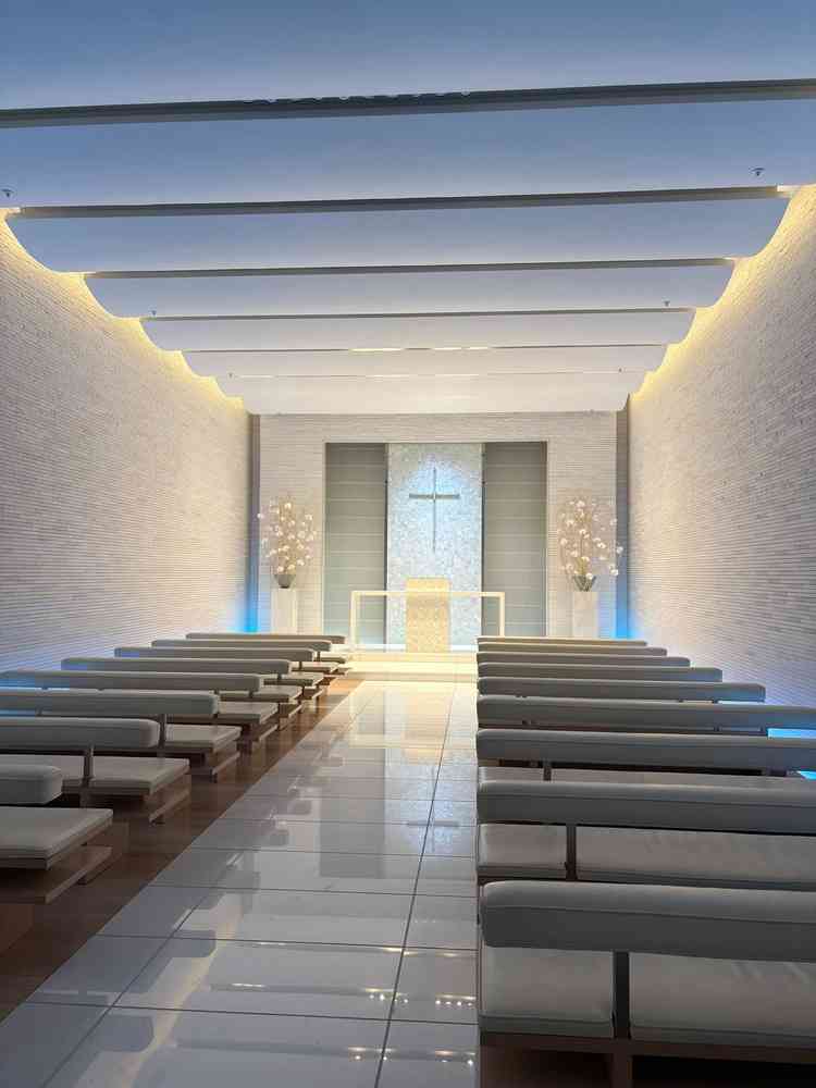 白を基調としたチャペル