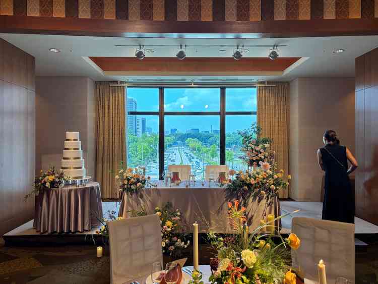 メインテーブル