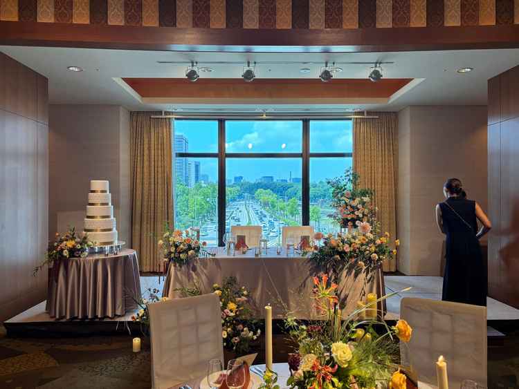 メインテーブル