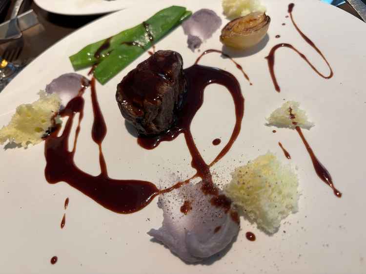 メイン料理の試食もできました。お肉もですが、特にインカのめざめの蒸しパンが美味しかったです。