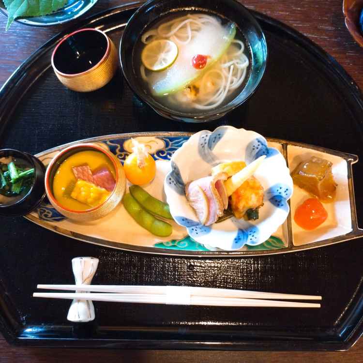 一つ一つのメニューの味つけが濃すぎず、薄すぎず、とても美味しかったです。
