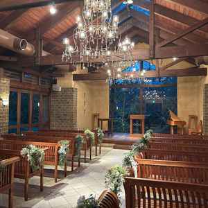 チャペルです。全面が木々に囲まれており建物も木造でとても綺麗でした。