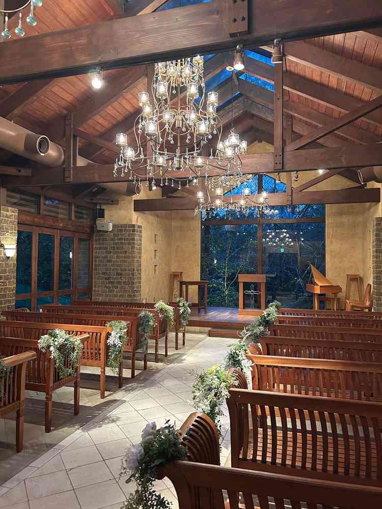 チャペルです。全面が木々に囲まれており建物も木造でとても綺麗でした。