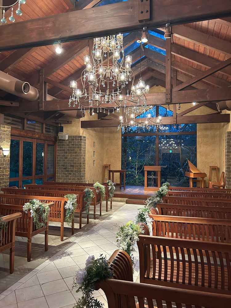 チャペルです。全面が木々に囲まれており建物も木造でとても綺麗でした。