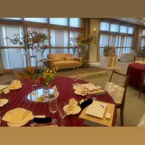 披露宴のお支度中に見学させてくださいました。各場面での工夫も丁寧に説明くださりイメージがつきました。