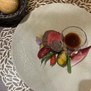 試食。メインのお肉料理。