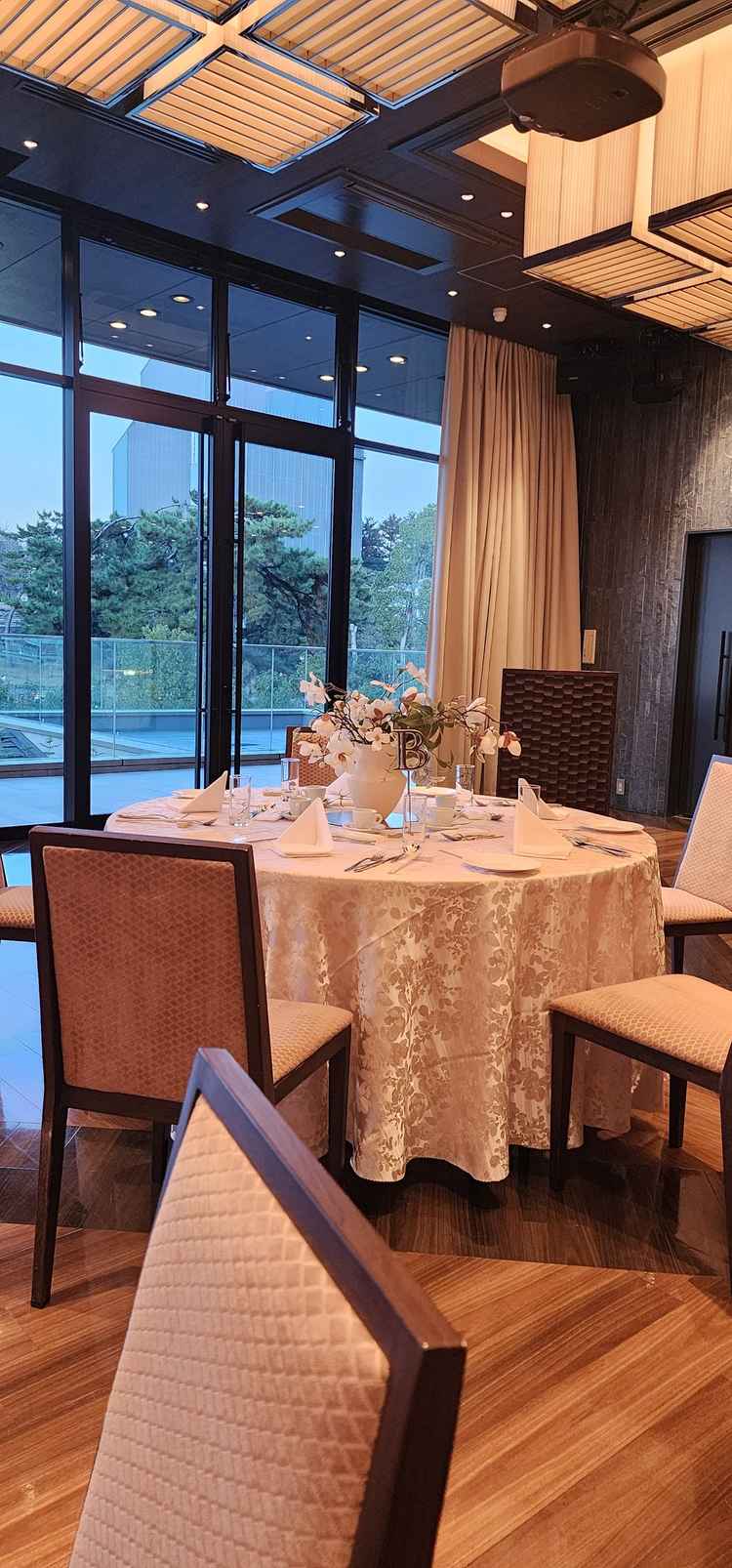 高砂との距離が近いのでゲストとお話たくさんできそうなゲストのお席