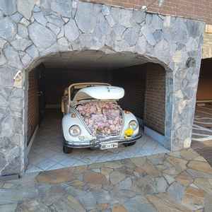 式典で使えるオープンカーの写真です。