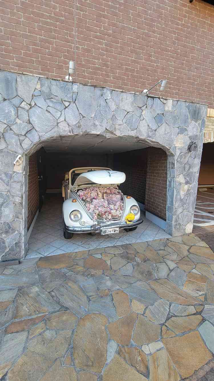 式典で使えるオープンカーの写真です。