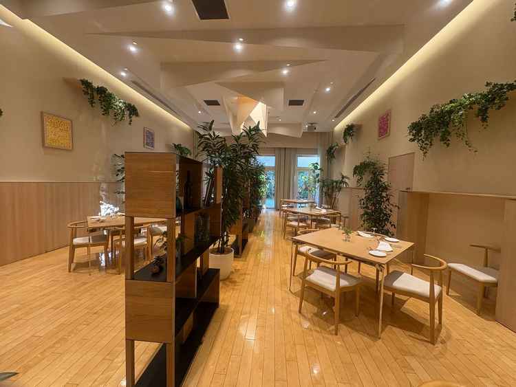 Bon Courageの会場の写真。この日はウェディングのセッティングではないとのことで、別途写真を