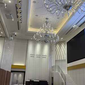 一番良いと思った披露宴会場。スクリーンが大きく、上から降りてこれる階段も良かった