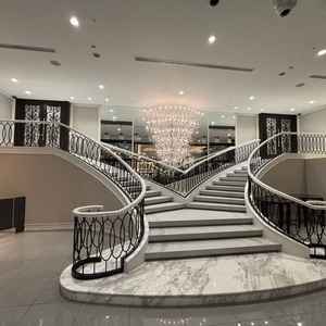 披露宴会場コンコードの大階段が豪華です