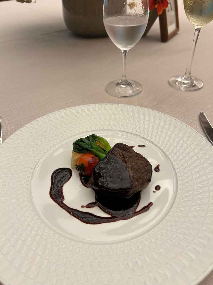 メインのお肉、美味しかったです！