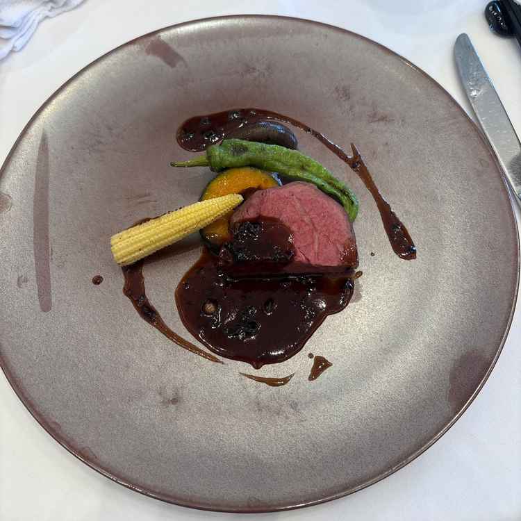 試食会のメインお料理。お肉がとても柔らかく、ソースとの相性も良く美味しくいただきました。
