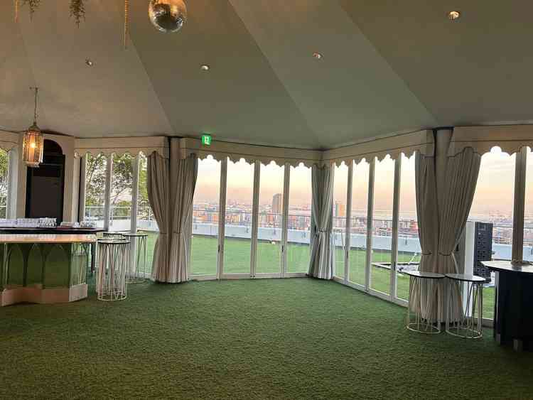 屋根裏部屋のような雰囲気の秘密部屋