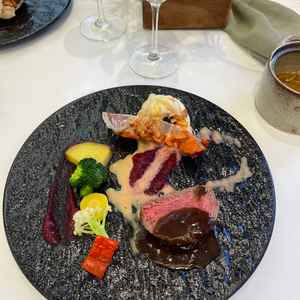 料理の試食です。どのメニューもとても美味しかったです。