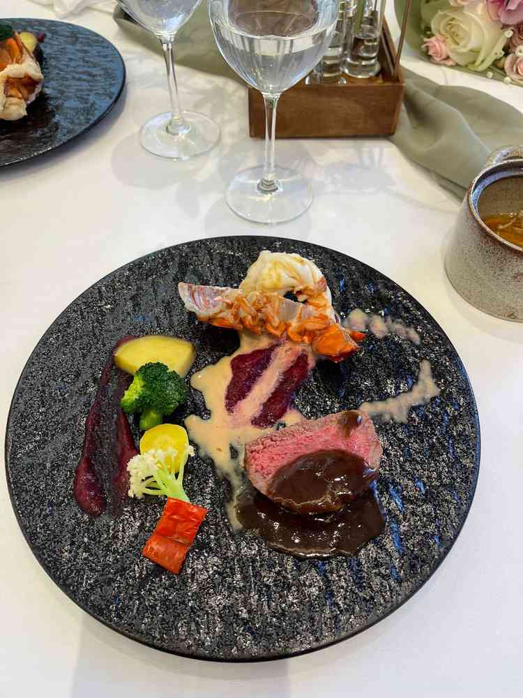 料理の試食です。どのメニューもとても美味しかったです。