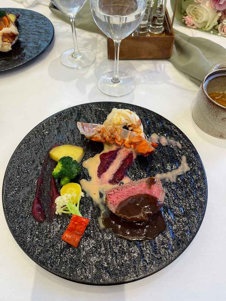 料理の試食です。どのメニューもとても美味しかったです。