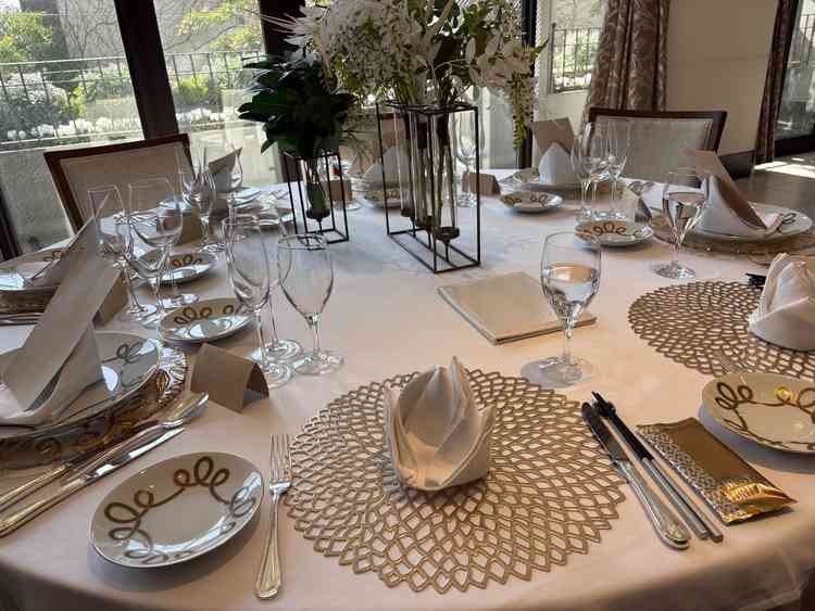 高級感のあるカトラリーとセットでした。