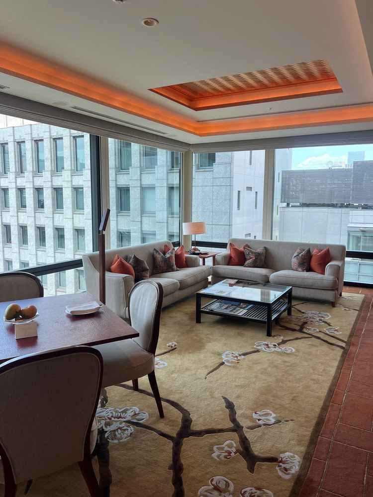 特典で2泊無料でスイートルームに宿泊できるのが魅力的でした。お支度もこちらの部屋でできるそうです。