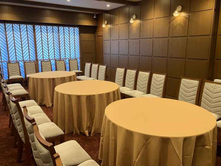 親族控室、顔合わせの部屋はとても落ち着いた内観で綺麗でした。