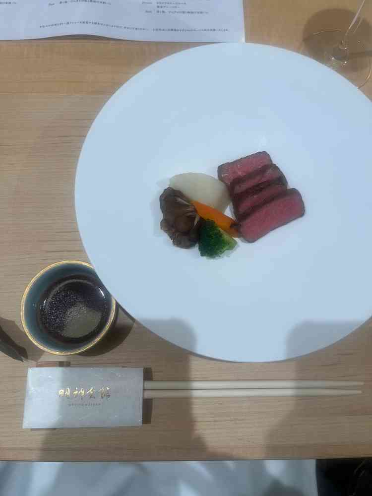 試食はボリュームも多く、ペアリングまでしていただき、お料理へのこだわりと質の高さに納得できました。