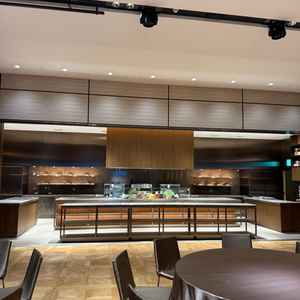 ライブキッチンのある披露宴会場はゲストと近い空間が作れる場だと思います。