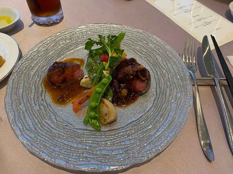 メインディッシュ　和牛フィレ肉