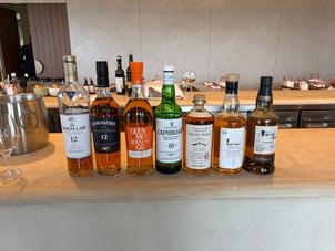 ウイスキーだけでもたくさん種類があり、お酒好きのゲストには喜ばれそうだなと思いました。