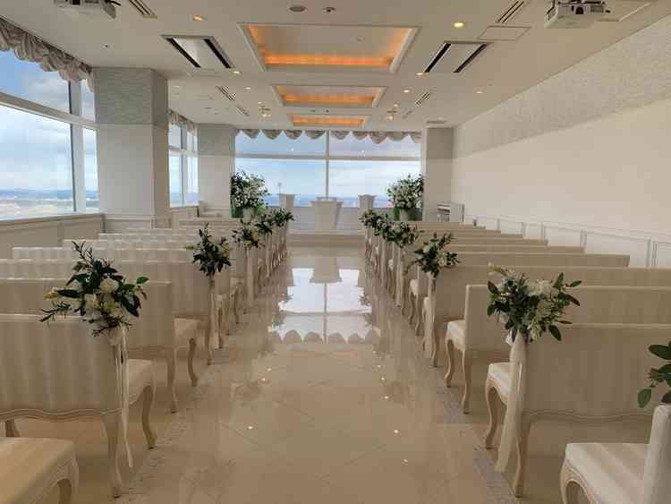 逆光にならないチャペル