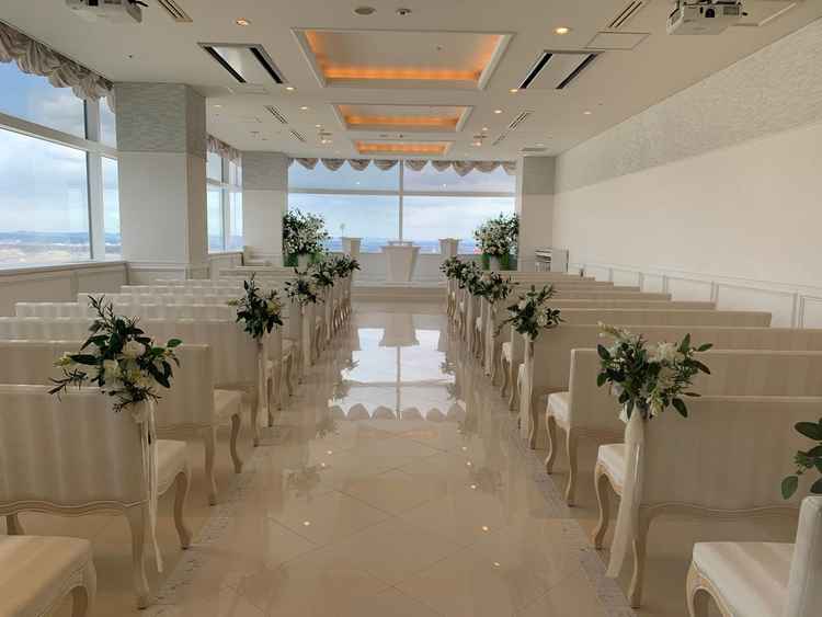 逆光にならないチャペル