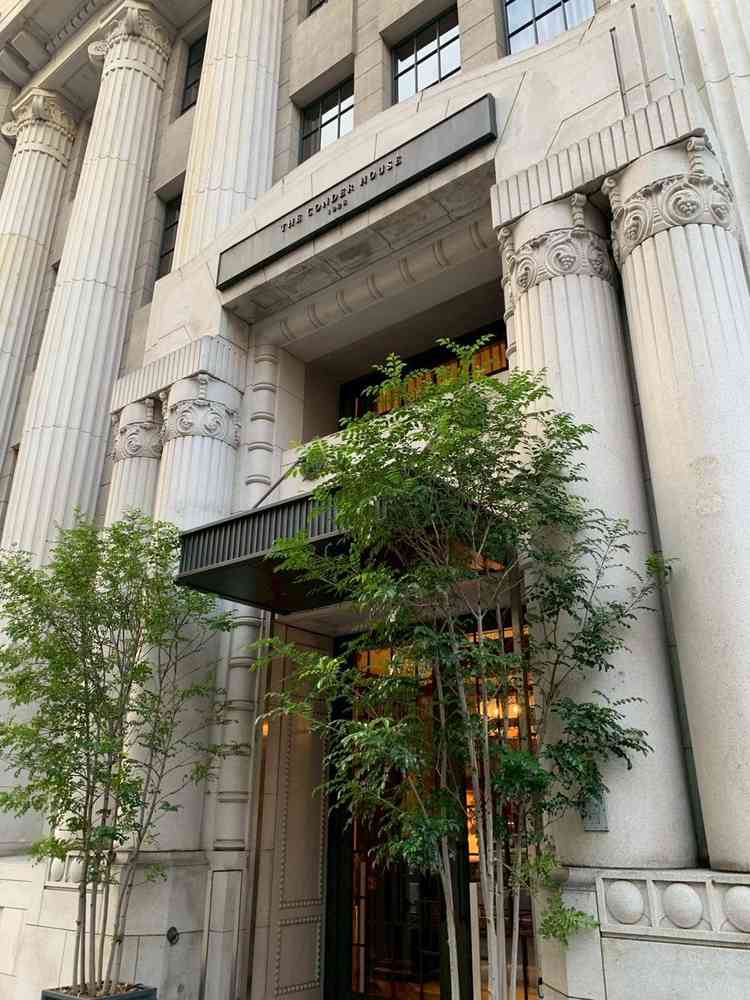 旧銀行で歴史ある建物、なくならない点も魅力。街中でも非日常、「ここでしか撮れない写真」が撮れそう。