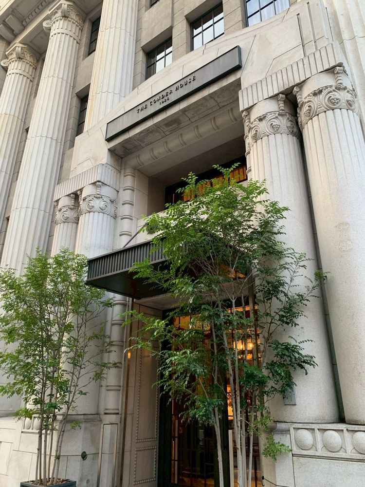 旧銀行で歴史ある建物、なくならない点も魅力。街中でも非日常、「ここでしか撮れない写真」が撮れそう。