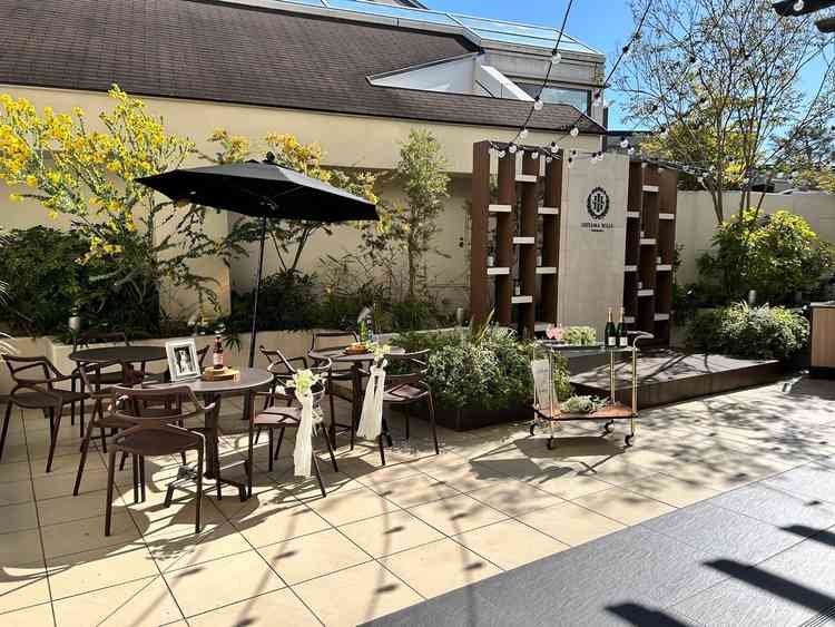 披露宴会場のガーデンスペースは広く、写真映えするスポットがあり、とてもよかった。