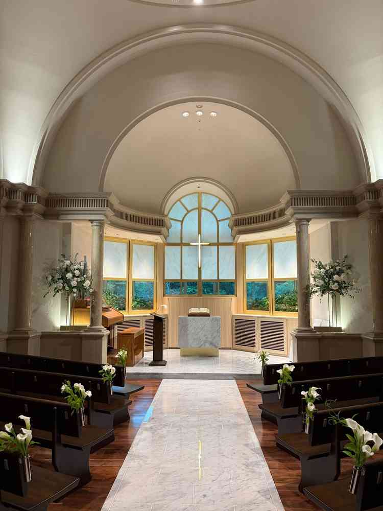 ヨーロッパ風の、正統派なチャペルでした。