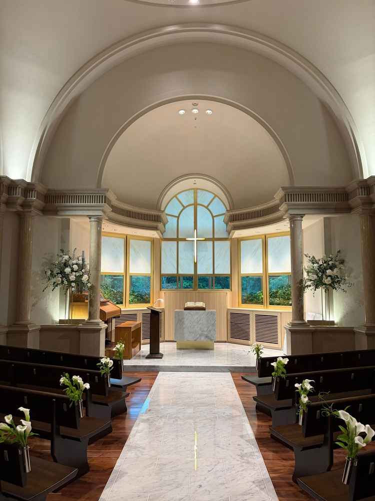 ヨーロッパ風の、正統派なチャペルでした。