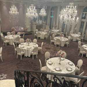 披露宴会場です。どの会場も階段で入場できます。