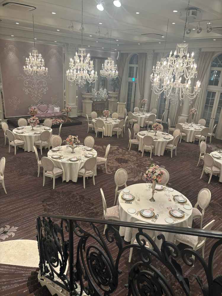 披露宴会場です。どの会場も階段で入場できます。