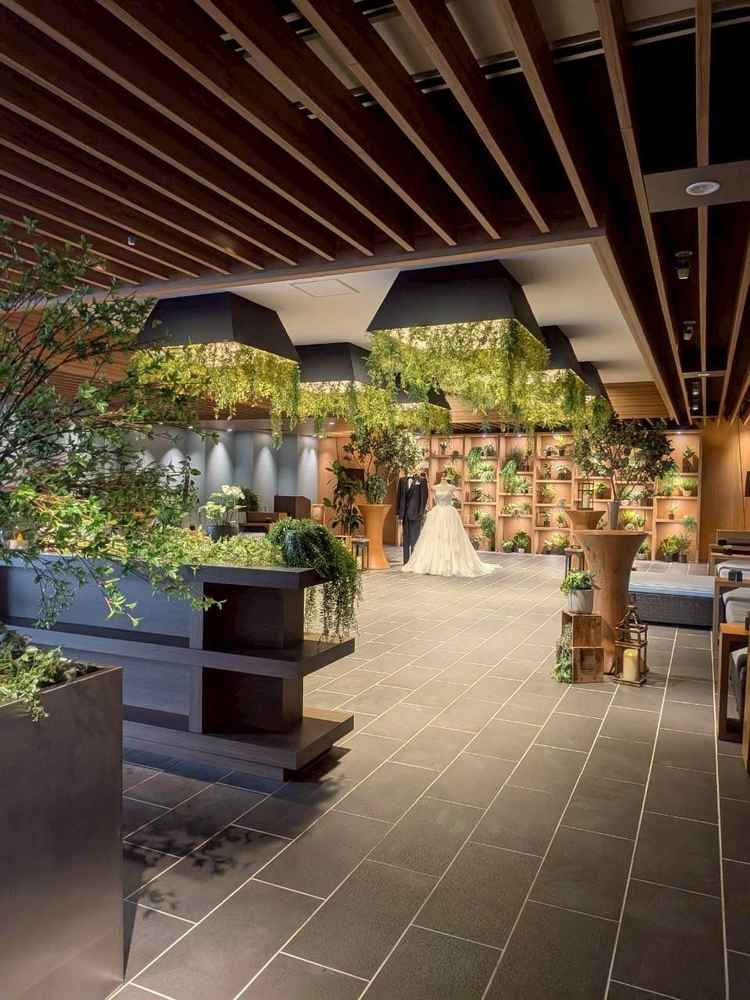 インナーガーデン。天気が悪くても挙式後ここでささやかな団欒、写真撮影の時間がとれるそうです。