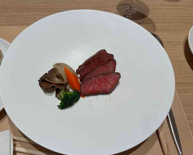 試食でいただいた東京ビーフです。このあとお出汁を注いでいただきましたが、とても美味しくいただきました