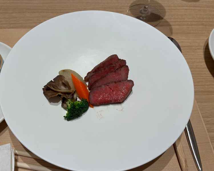 試食でいただいた東京ビーフです。このあとお出汁を注いでいただきましたが、とても美味しくいただきました