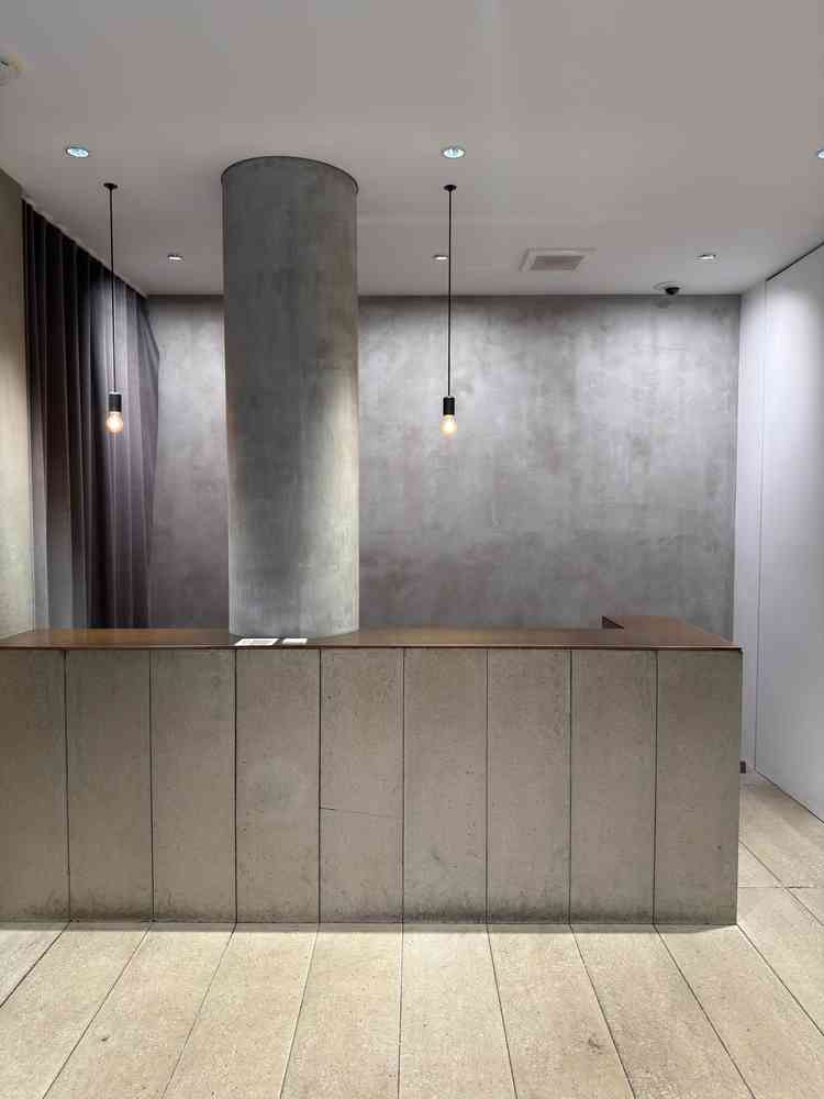 クロークや受付があるお部屋。