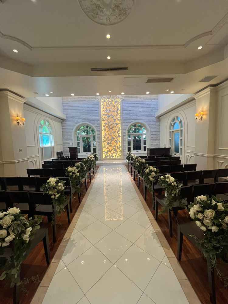 家族のみでの結婚式を想定していたため、ちょうどいい規模感のチャペルでした。