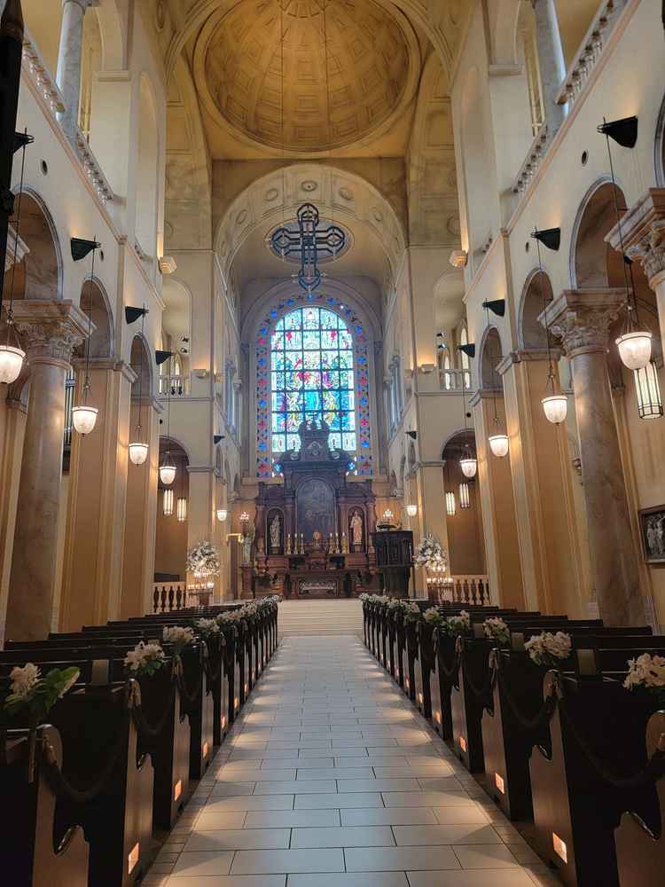 チャペルです。大聖堂タイプでめっちゃ高くて開放的でした。音も大きくて緊張感ありました。