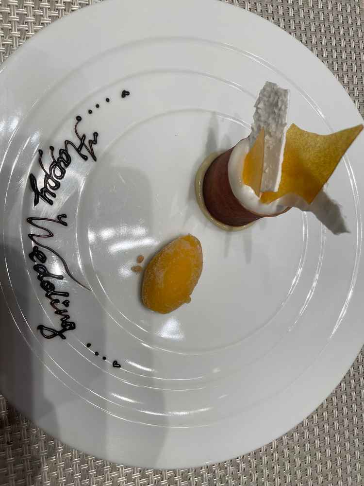 試食の際に出していただいたデザートの写真。とてもおいしく、盛り付けもきれいだった。