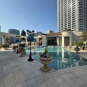 チャペル前の広場ここにバルーンをドロップしてフライさせることが出来る