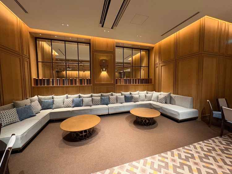 ブエノスコートのソファーエリア